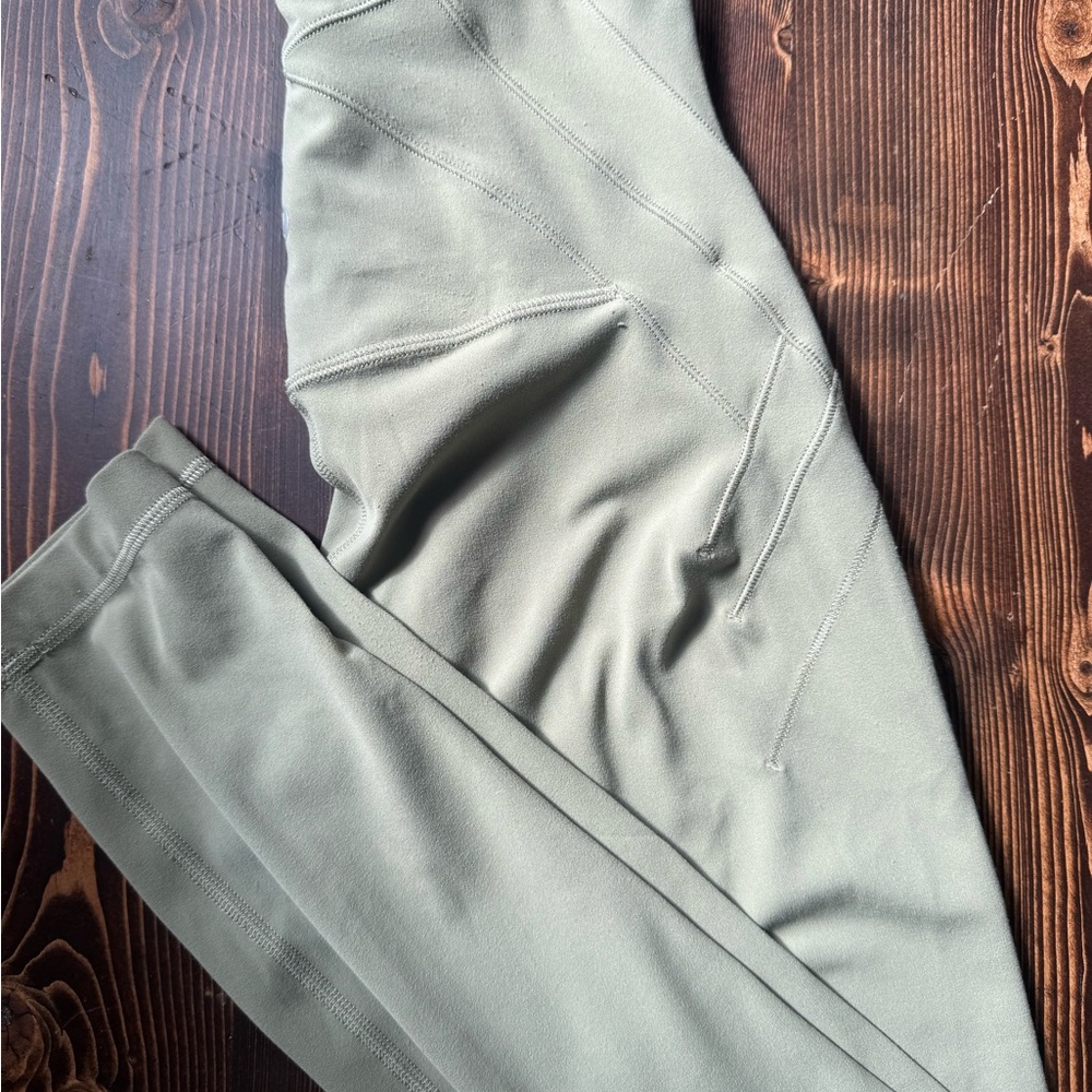 Lululemon Athletica Green Leggings with Streamlined Silhouette
